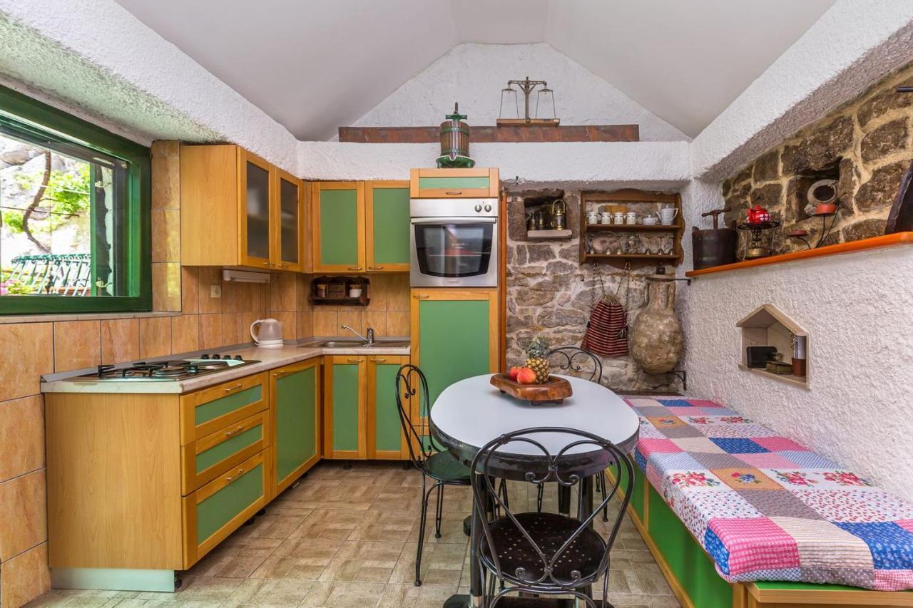 Mini Stone House Villa Omiš Eksteriør billede